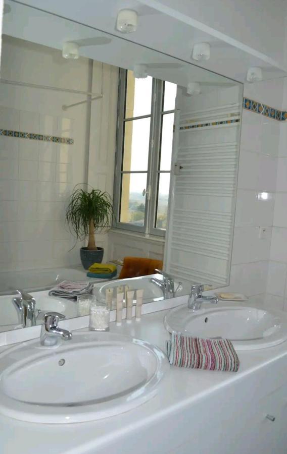 Appart'Chateau La Varenne Apartment Luaran gambar